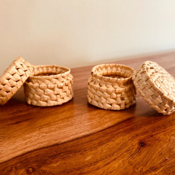 Vintage Handwoven Ratan Trinket Basket - Set of 2 - Picture 2 of 4